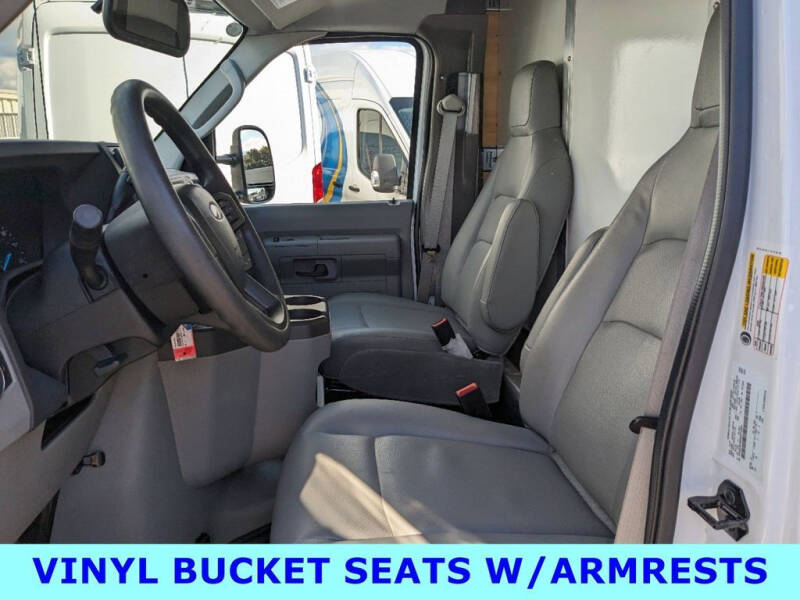 2024 Ford E-Series E-450 SD