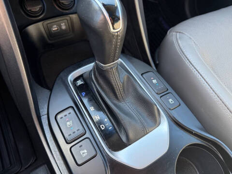 2017 Hyundai Santa Fe Limited Ultimate