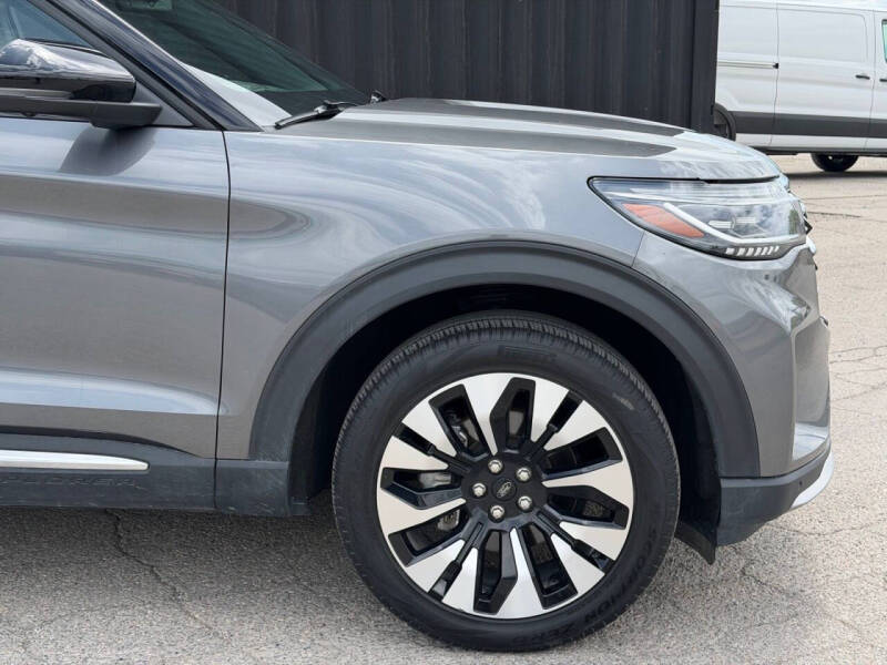 2025 Ford Explorer Platinum