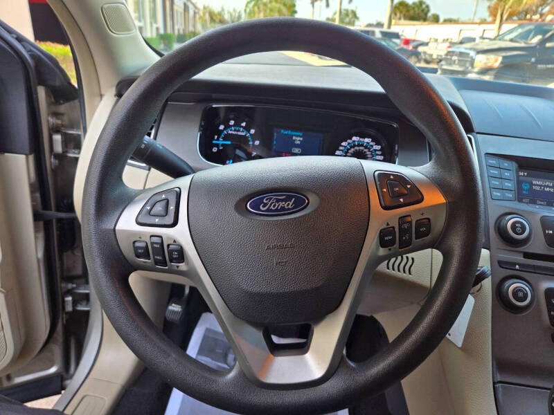 2018 Ford Taurus SE