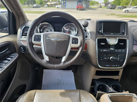 2015 Chrysler Town and Country Touring