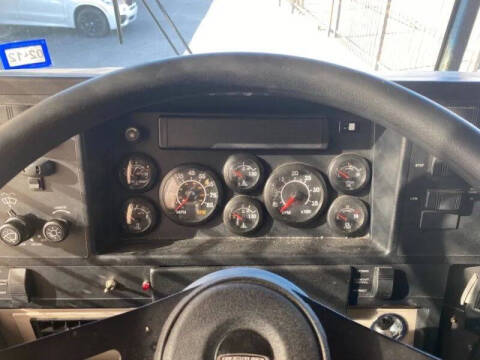 2000 Freightliner XC Chassis