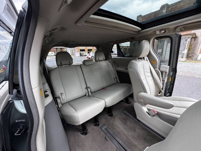 2013 Toyota Sienna Limited 7-Passenger