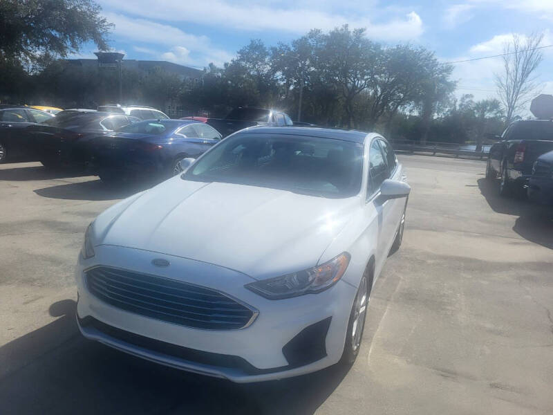 2020 Ford Fusion Hybrid for sale at FAMILY AUTO BROKERS in Longwood FL