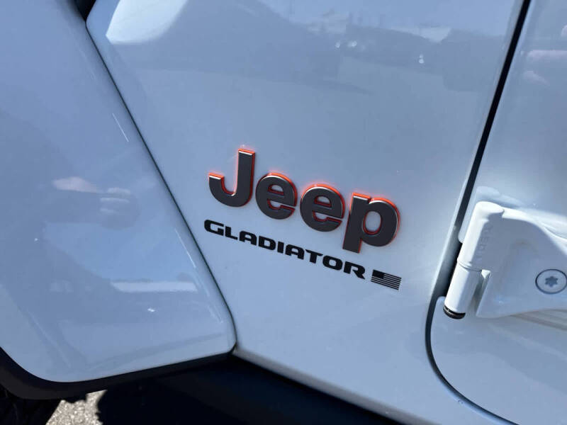 2025 Jeep Gladiator Mojave X