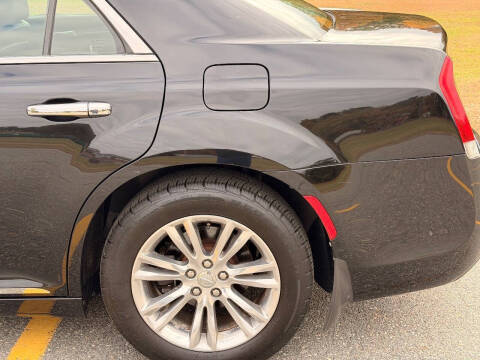 2017 Chrysler 300 Limited