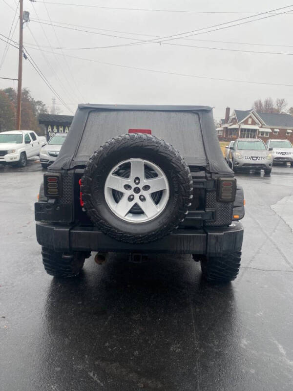 2013 Jeep Wrangler Unlimited Sport photo 4