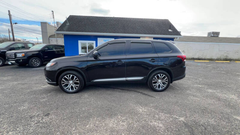 2018 Mitsubishi Outlander ES