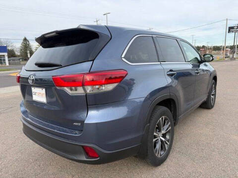 2017 Toyota Highlander LE