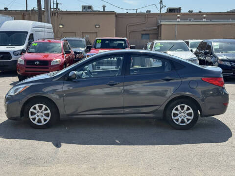 2012 Hyundai Accent GLS