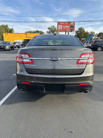 2015 Ford Taurus SEL