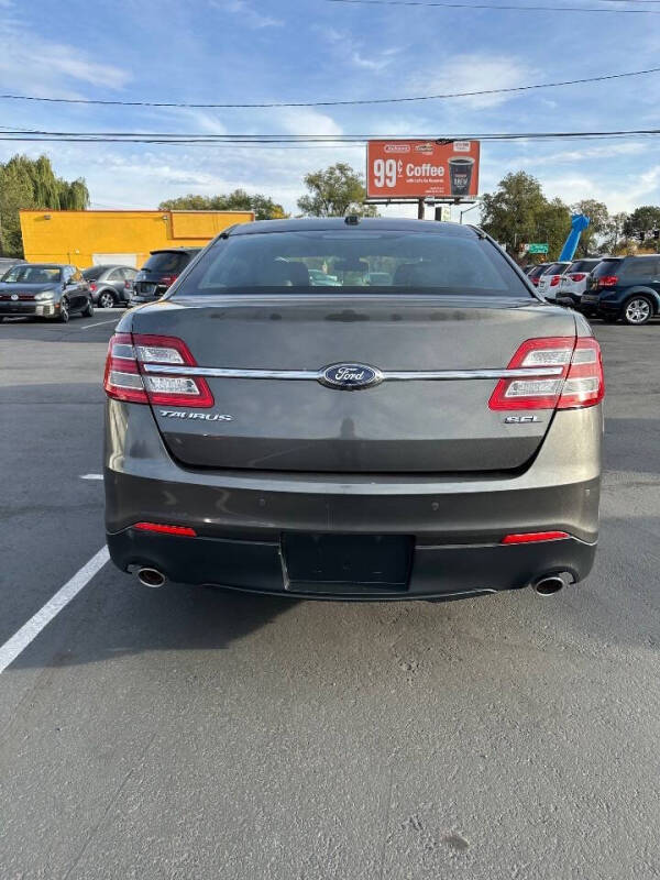 2015 Ford Taurus SEL