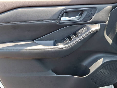 2022 Nissan Rogue SL