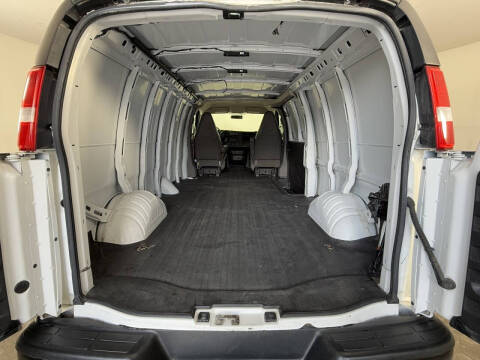 2023 GMC Savana 2500