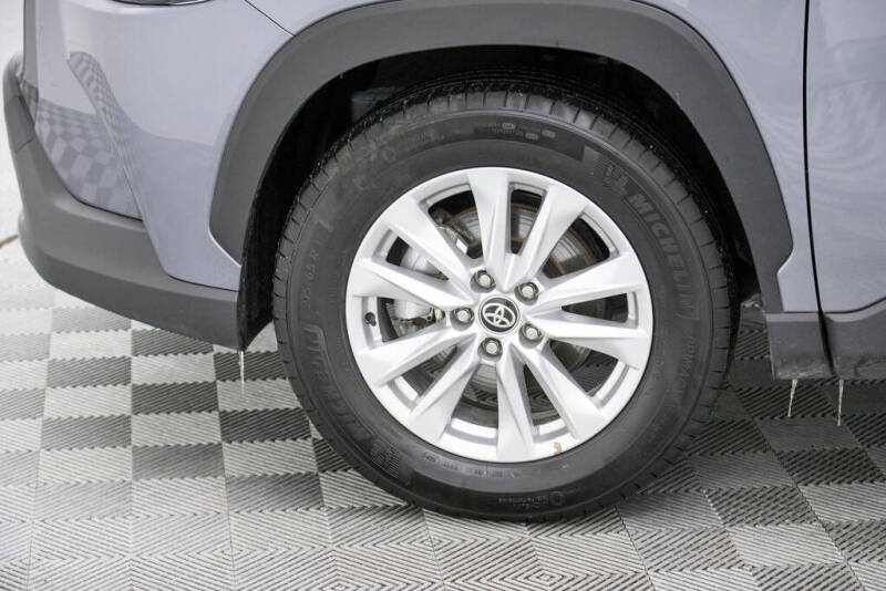 2025 Toyota Corolla Cross LE