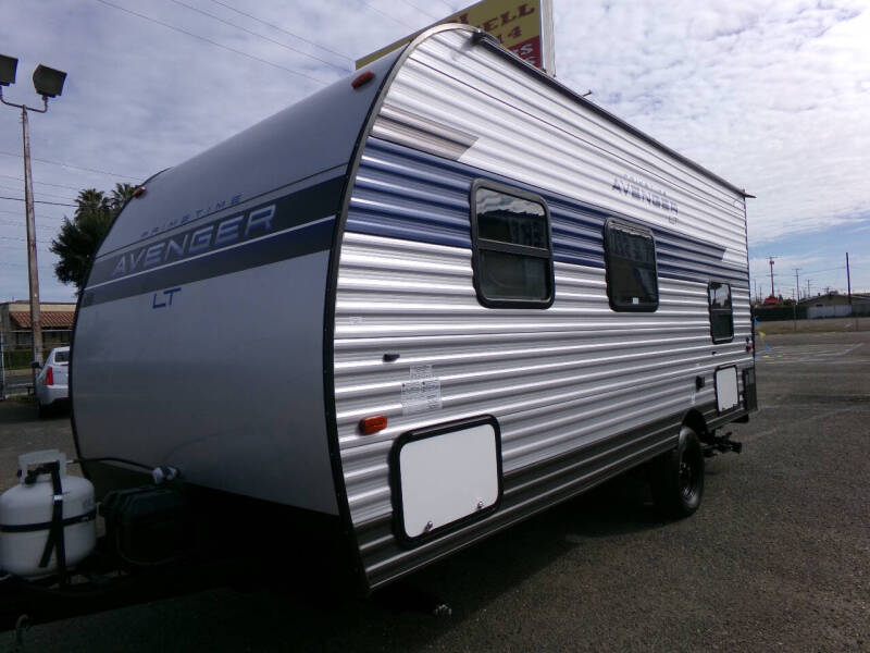 2022 Forest River Prime Time Avenger LT Bunkhouse Model