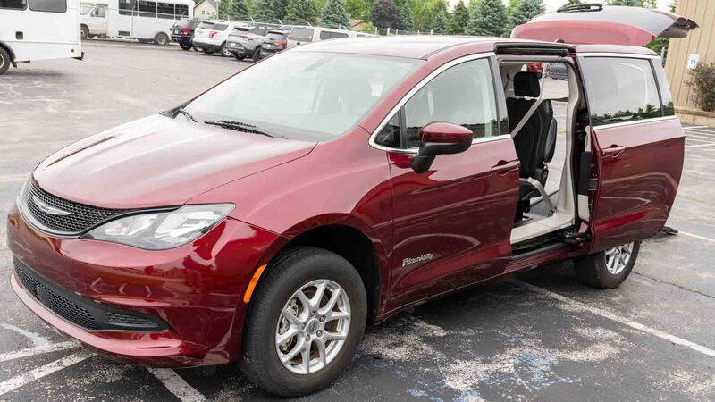 2022 Chrysler Voyager LX