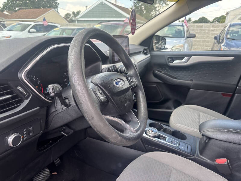 2020 Ford Escape SE