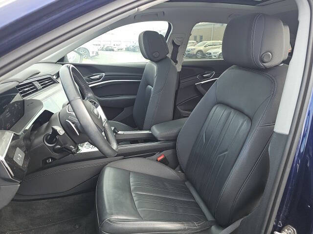 2021 Audi e-tron quattro Premium