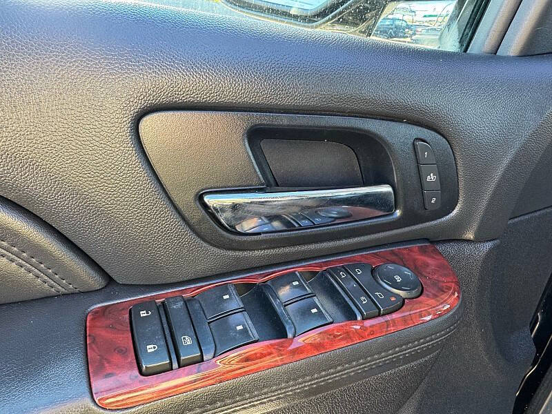 2010 Cadillac Escalade Luxury