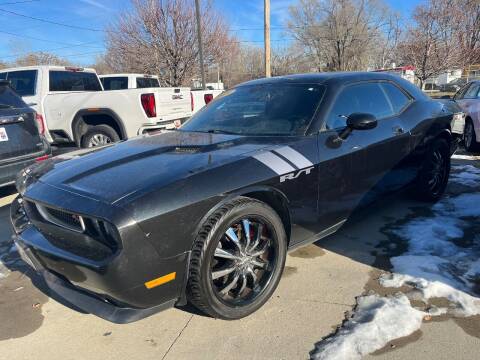 2009 Dodge Challenger for sale at Azteca Auto Sales LLC in Des Moines IA
