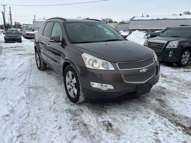 2009 Chevrolet Traverse for sale at A & B Auto Sales LLC in Lincoln NE