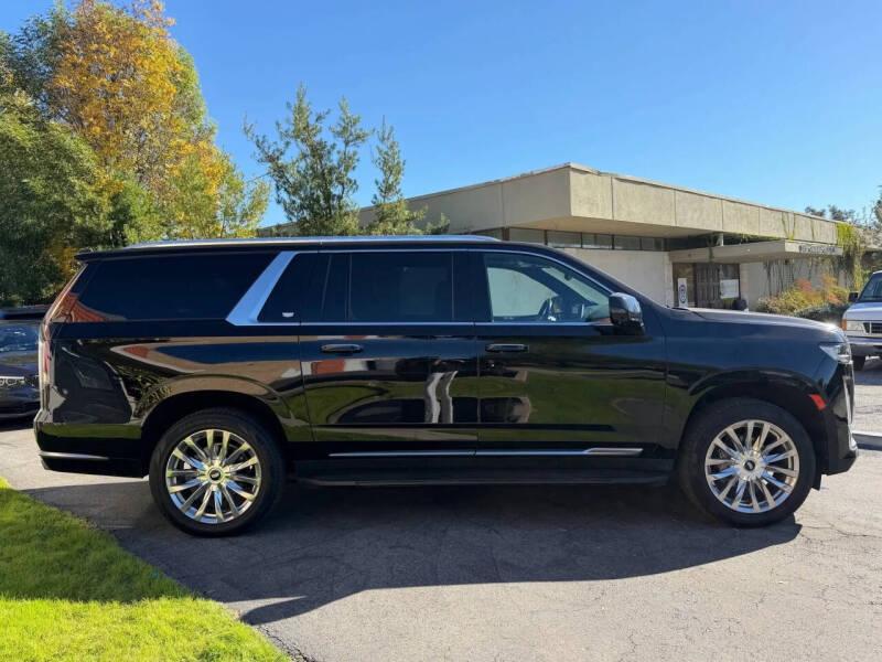 2023 Cadillac Escalade ESV Premium Luxury