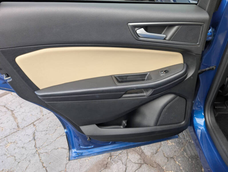 2023 Ford Edge SE
