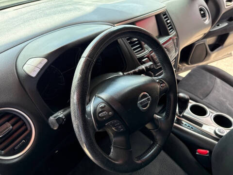 2014 Nissan Pathfinder SV