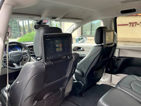 2017 Chrysler Pacifica Touring-L Plus