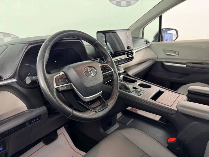 2021 Toyota Sienna XLE 7-Passenger