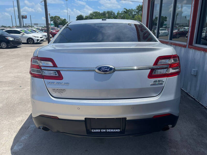 2014 Ford Taurus SEL