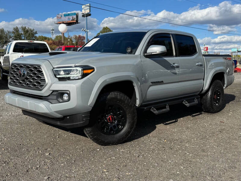 2020 Toyota Tacoma null photo 2