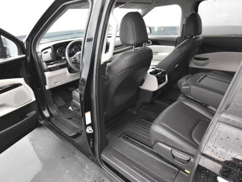 2024 Kia Carnival EX