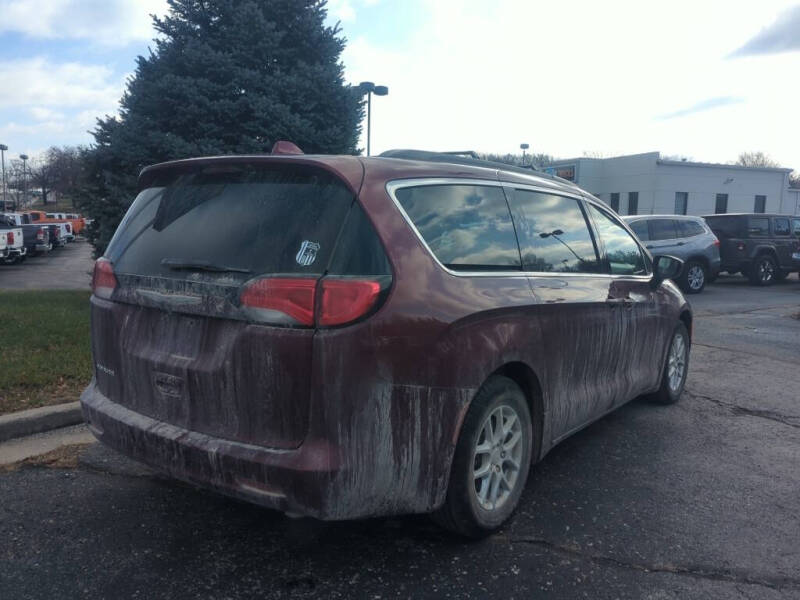 2020 Chrysler Voyager LXi