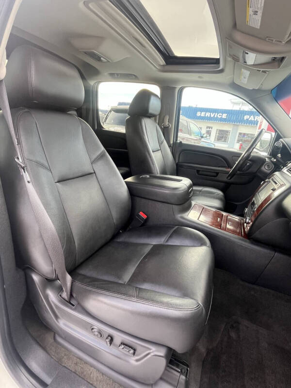 2013 Chevrolet Avalanche LTZ Black Diamond