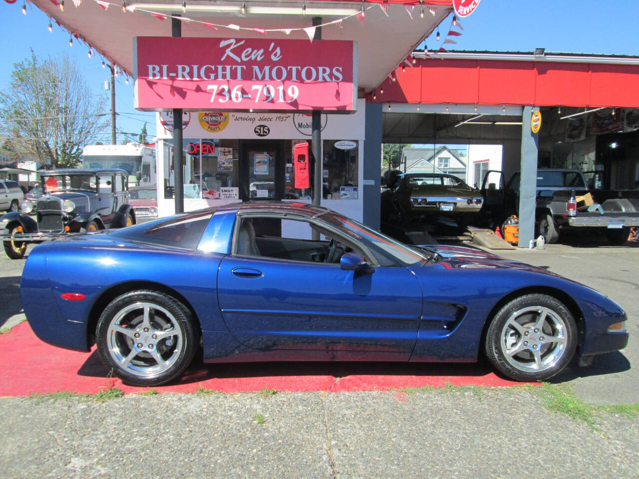 LeMans Blue 2004 Chevrolet Corvette Base 2dr Coupe 2