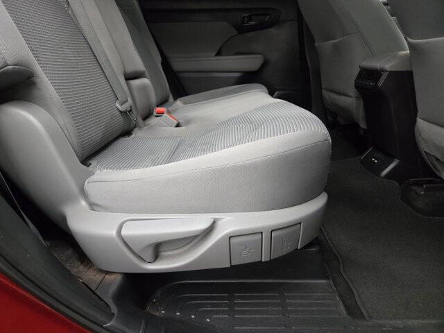 2021 Toyota Highlander LE