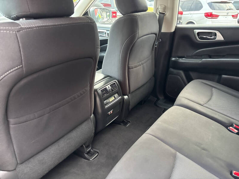 2020 Nissan Pathfinder S