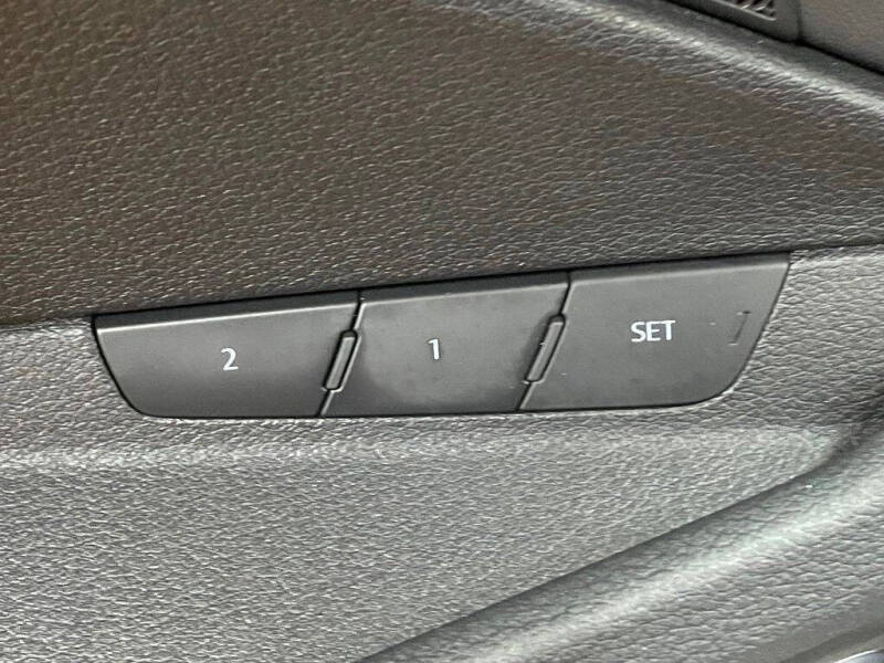 2021 Audi e-tron quattro Premium Plus