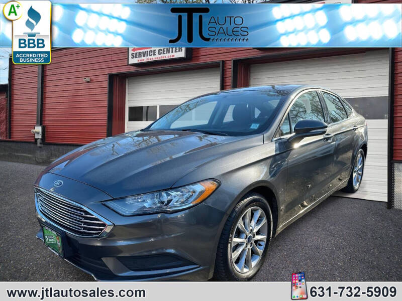 2017 Ford Fusion SE's photo