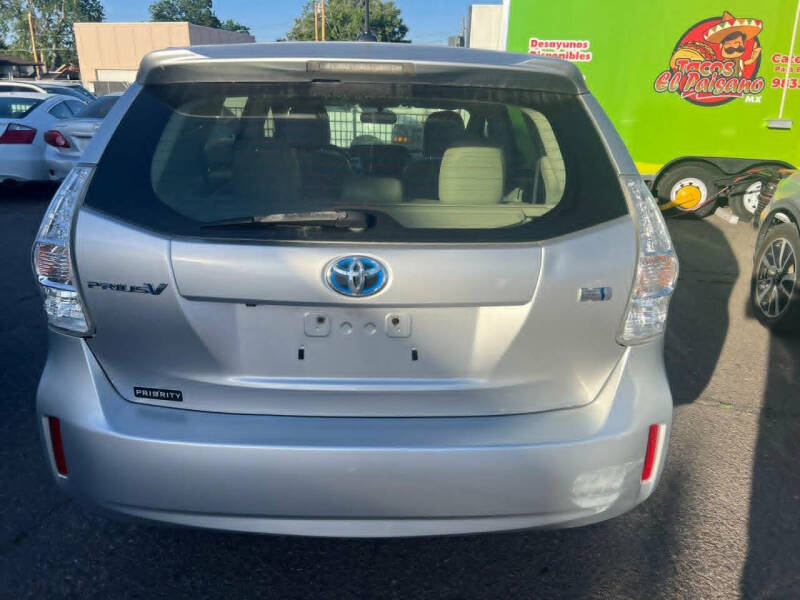 2012 Toyota Prius v Three