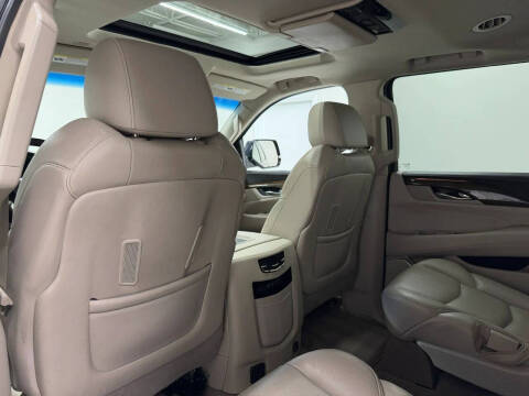 2019 Cadillac Escalade Luxury