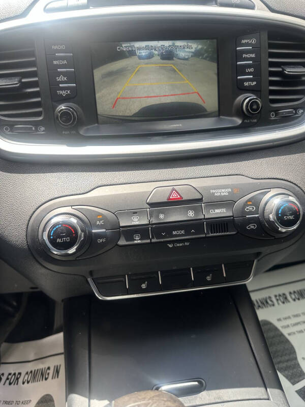 2017 Kia Sorento LX
