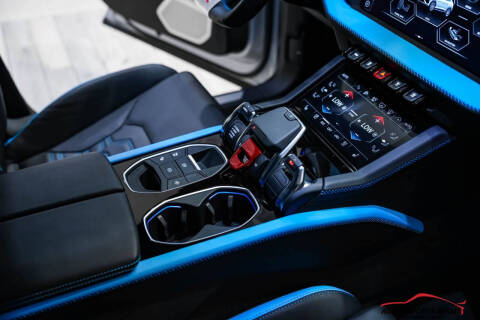 2025 Lamborghini Urus SE