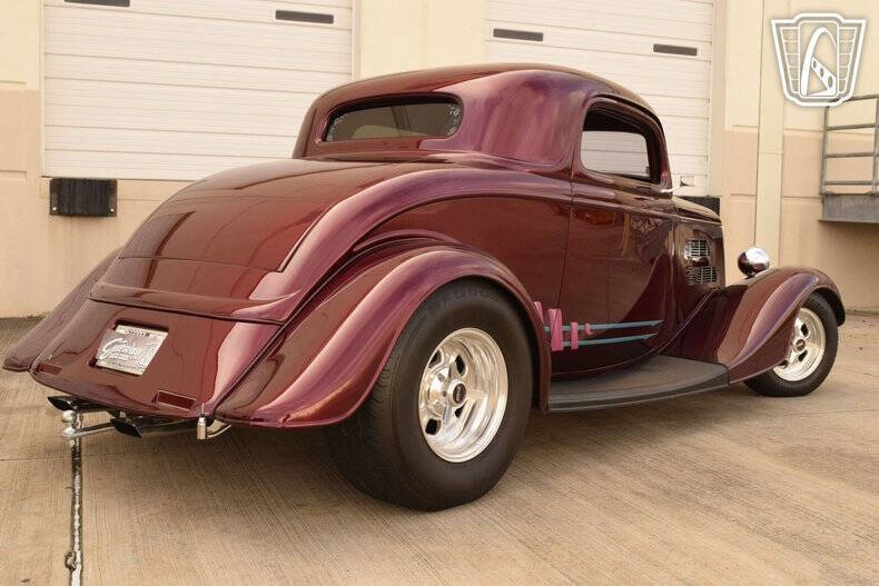 1933 Ford Model 18
