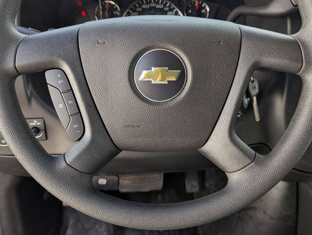 2025 Chevrolet Express 2500