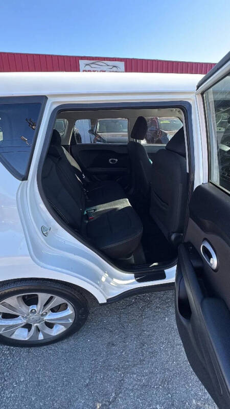 2016 Kia Soul +