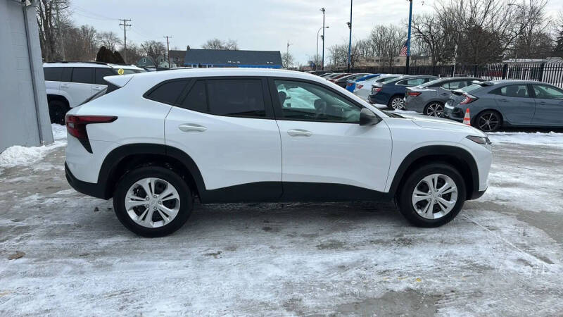 2025 Chevrolet Trax LS