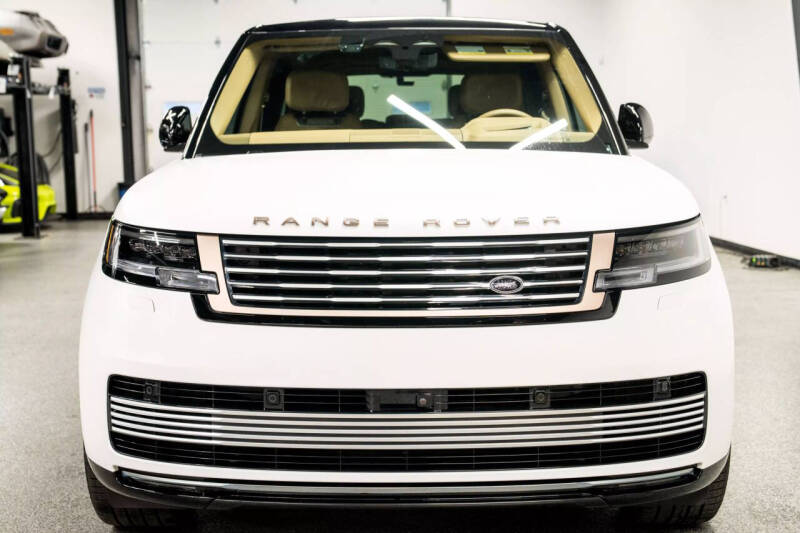 2024 Land Rover Range Rover P615 SV LWB